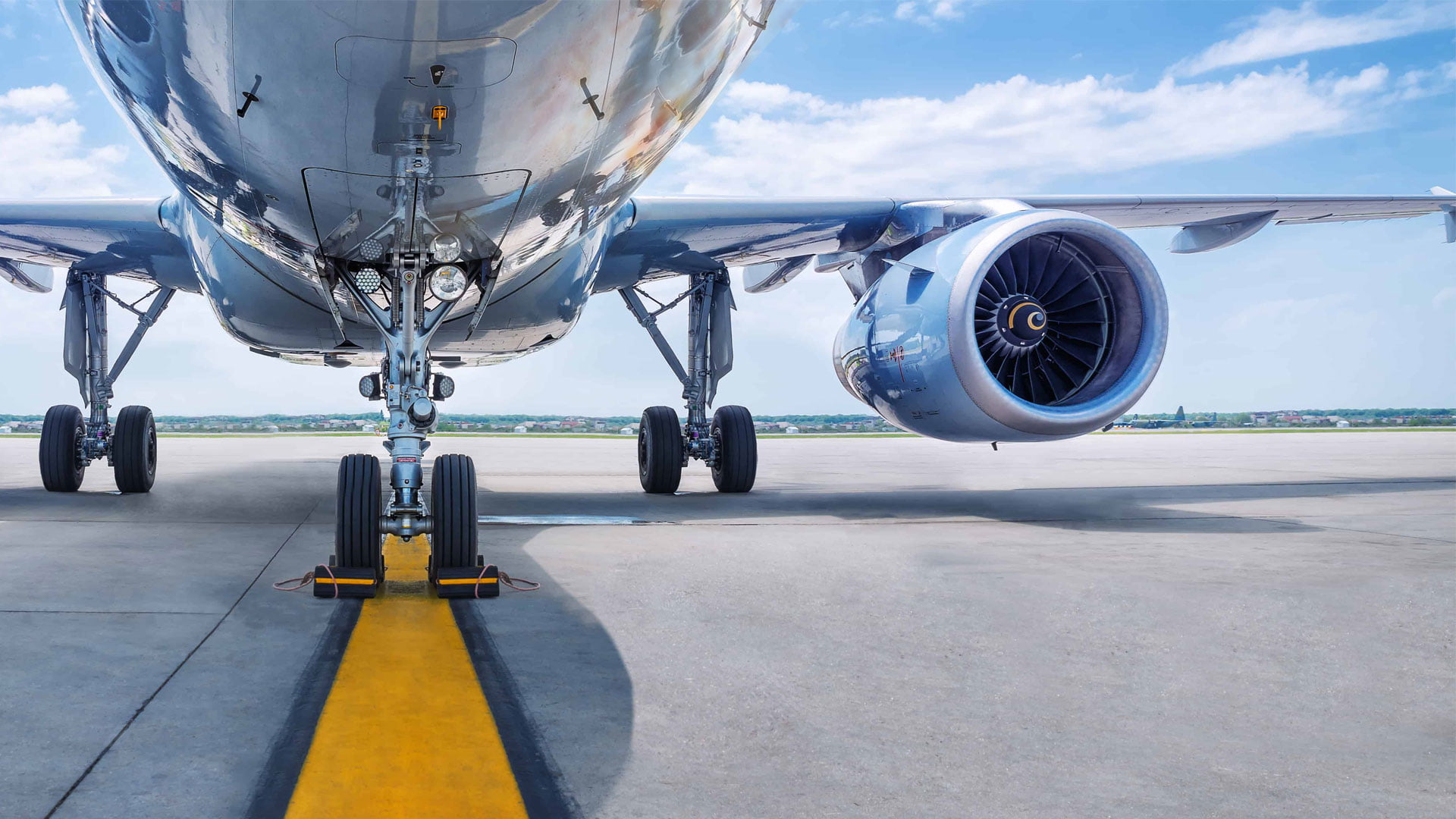 Read more about the article Jak tanio latać? Kilka praktycznych wskazówek